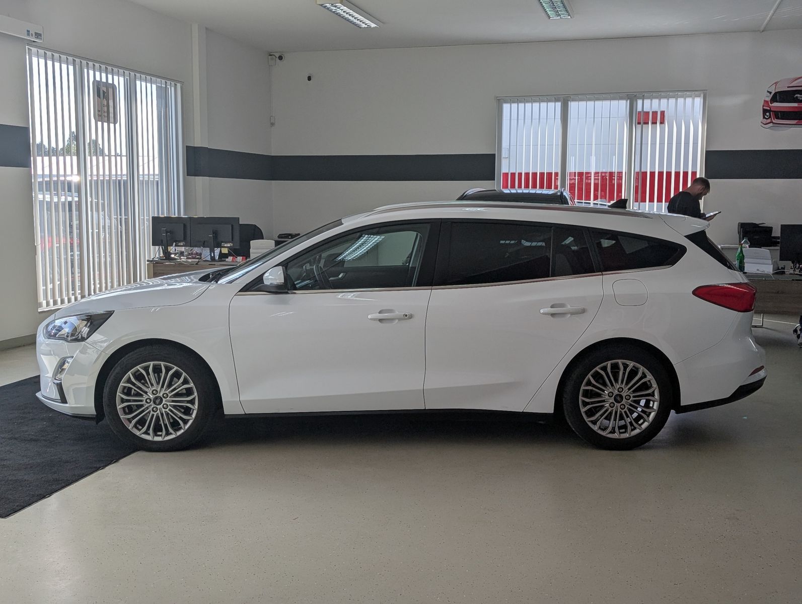Fahrzeugabbildung Ford Focus Titanium X LED KAMERA SHZ AHK APPLINK TEMP