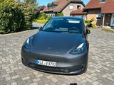 Tesla Model Y Long Range AWD Dual Motor - Tesla Model Y: Dual Motor
