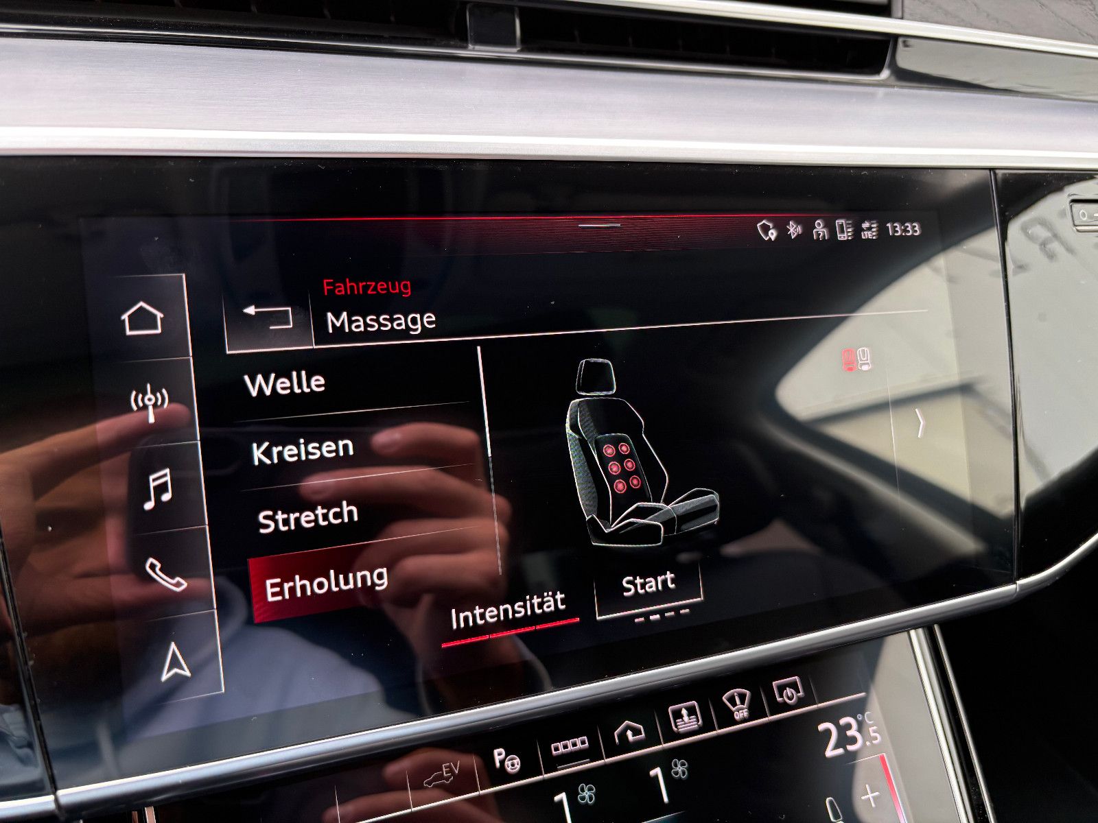 Fahrzeugabbildung Audi A8 60 TFSI e L quattro/Chauffeur-Paket/Fond-TV/