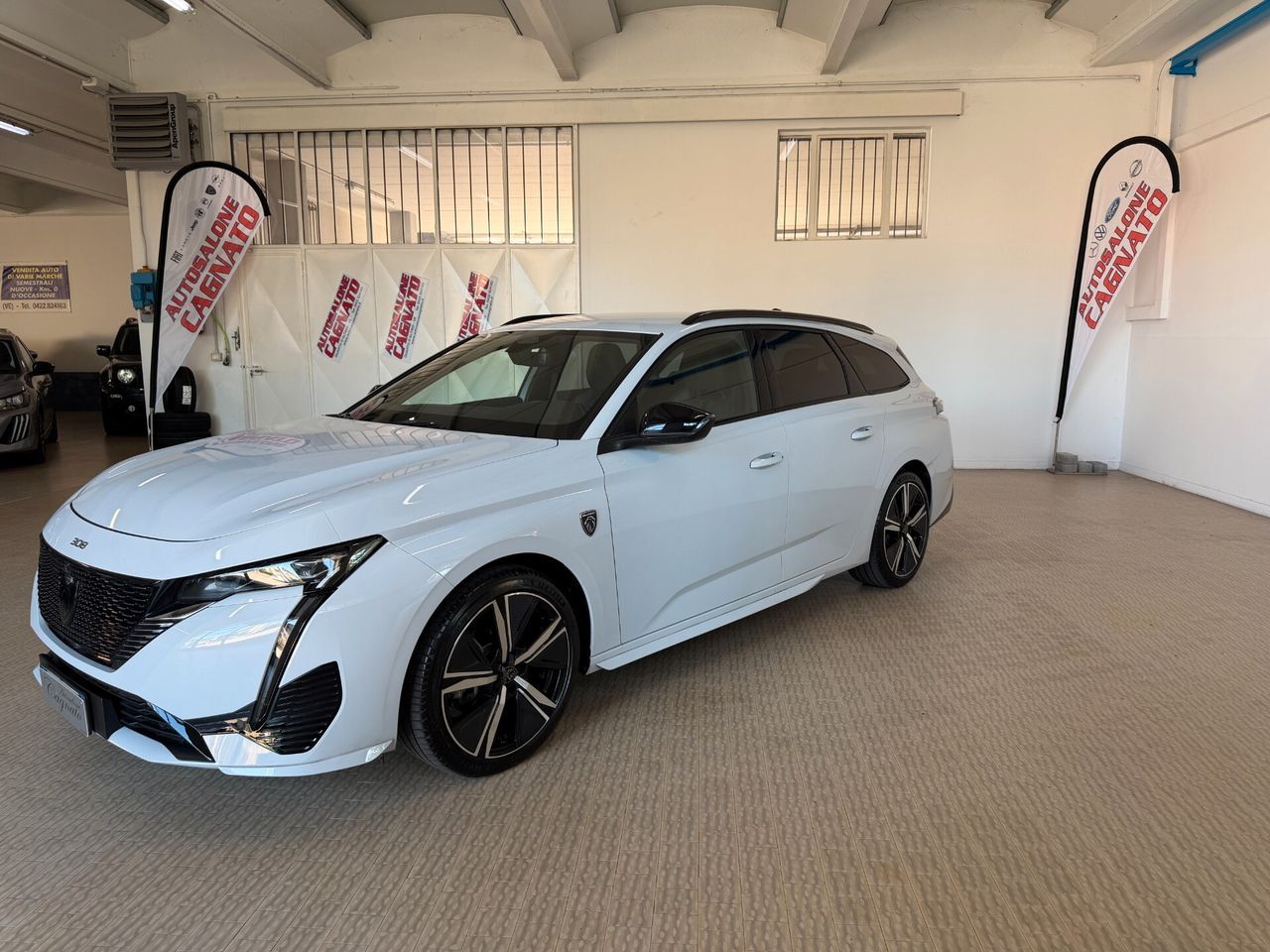 Peugeot 308 Hybrid 145 e-DCS6 SW GT 2025 BIANCO  imagem 2
