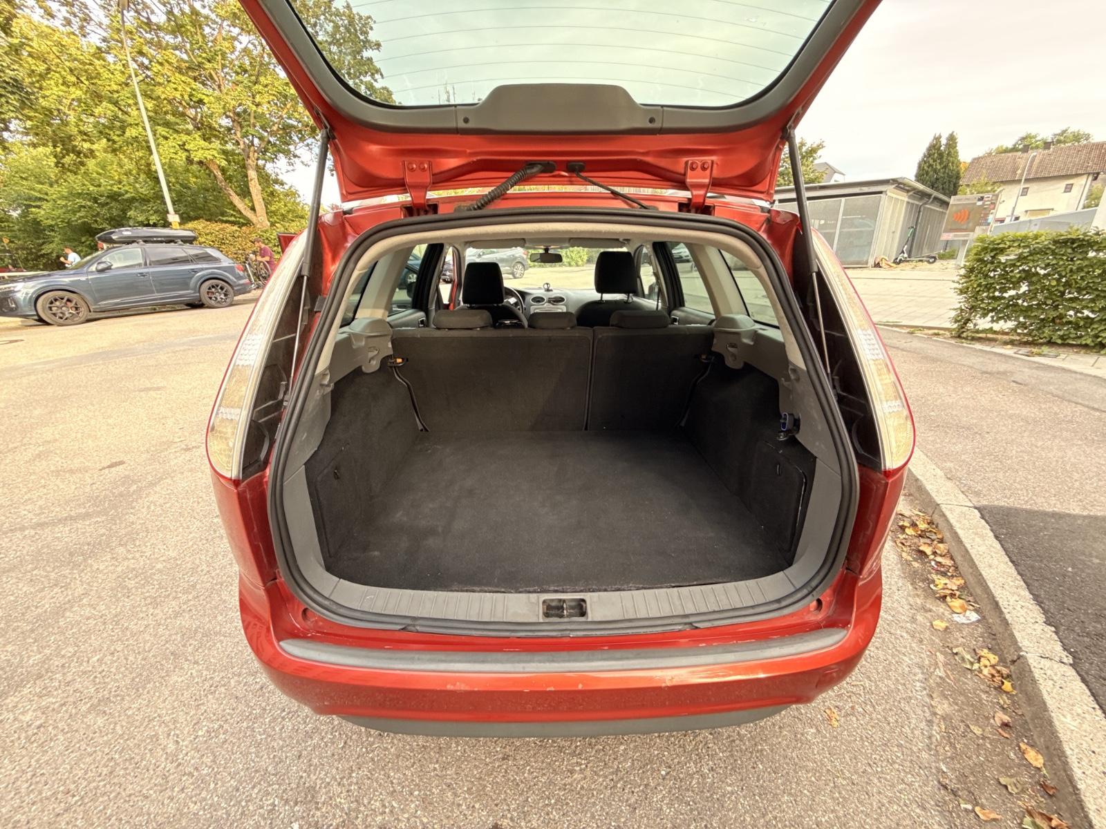 Ford Focus 2009 — photo 7