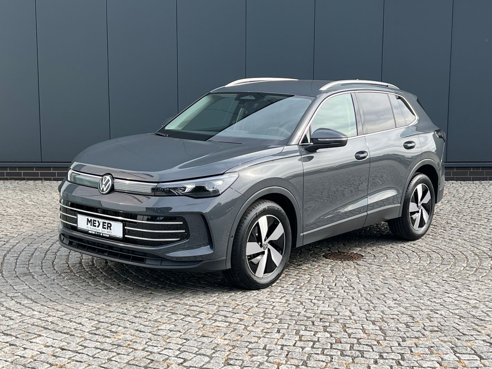 Fahrzeugabbildung Volkswagen Tiguan Elegance 1.5 eTSI DSG *AHK, IQ.Light, 18'