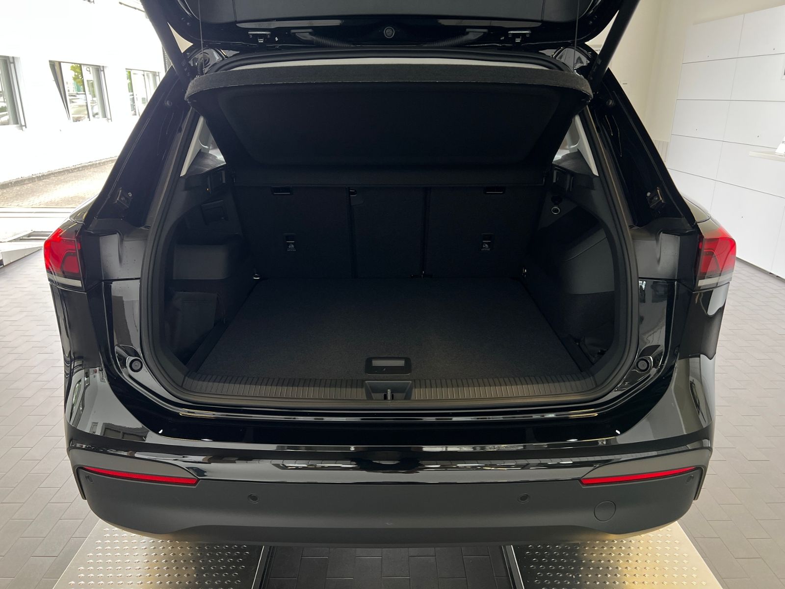 Fahrzeugabbildung Volkswagen Tiguan  ENERGY 2.0 TDI DSG *AHK, Navi, Ganzjahre