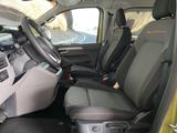 Volkswagen T7 Caravelle 2,0 TDI 4M PanAmericana PANO+NAVI+S - 8-Sitzer Autos