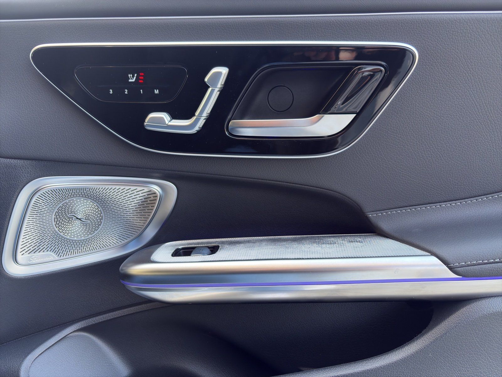 Fahrzeugabbildung Mercedes-Benz CLE 220 d Coupé AMG DigLight AHK 360° MEMORY