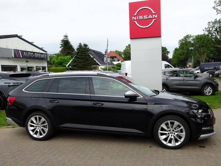 Fahrzeugabbildung SKODA Superb Combi 2,0 TDI 4*4 DSG Scout AHK