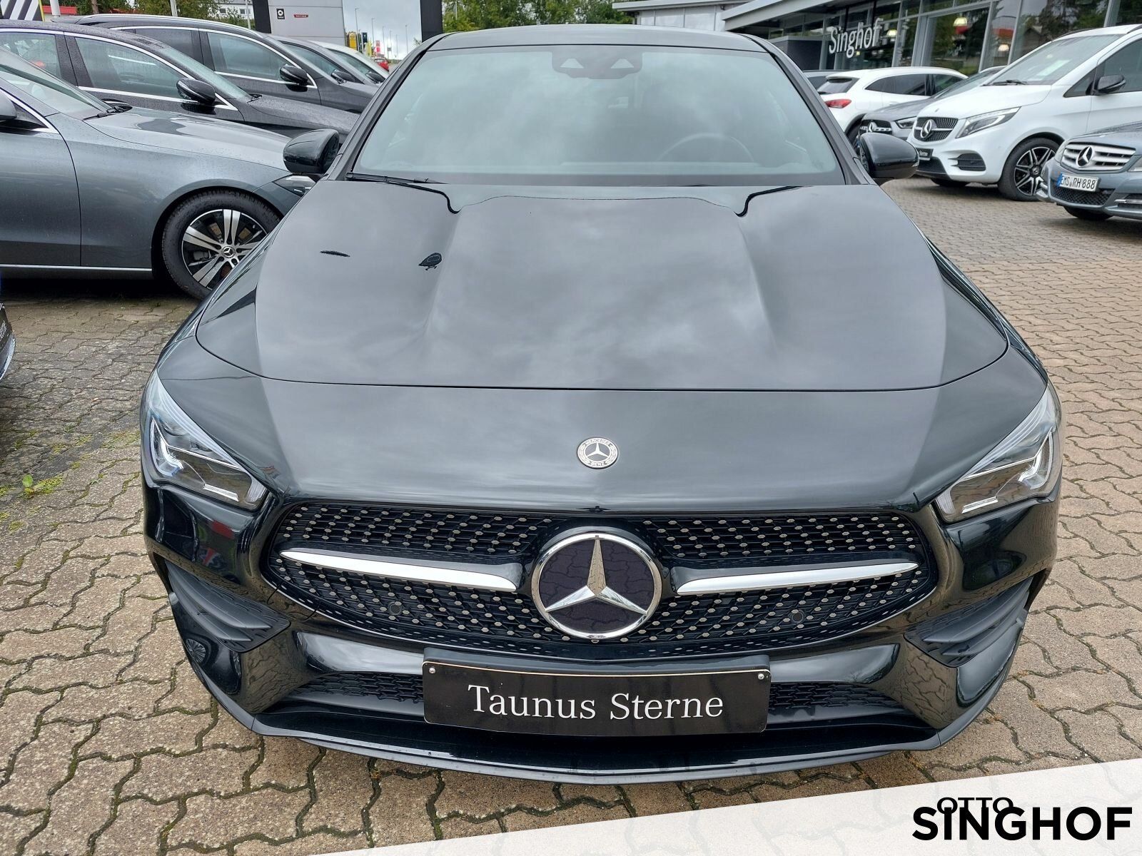 Fahrzeugabbildung Mercedes-Benz CLA 200 AMG Pano+Night+Rü Kam+TOTW+dyn.LED+Sound