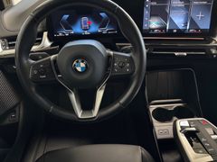 Fahrzeugabbildung BMW 218i Active Tourer Luxury Line -- AHK/ACC/ 17LM