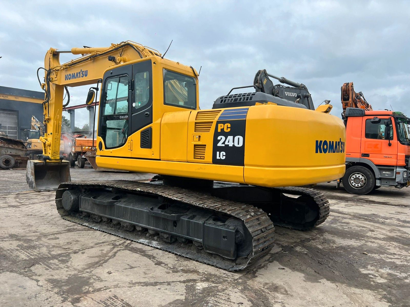 Fahrzeugabbildung Komatsu PC 240 LC-8 /Hammerleitung/ AC /