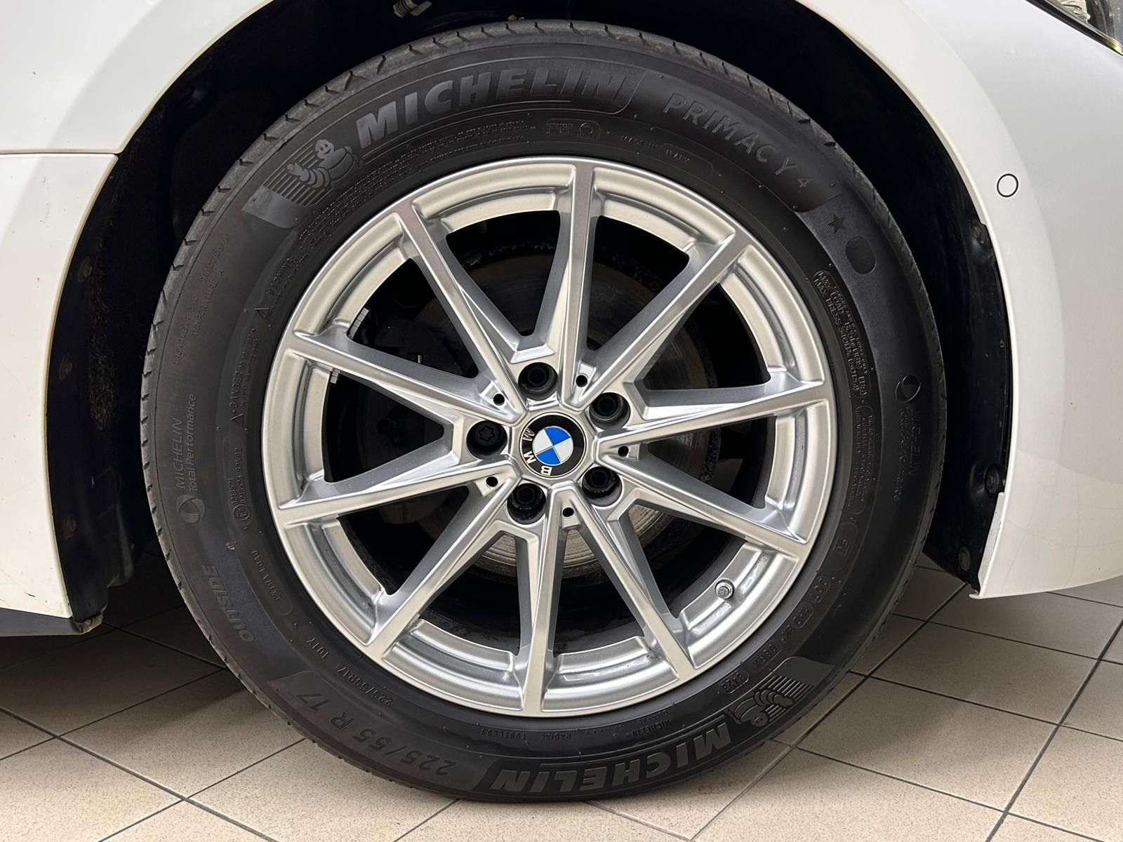 Fahrzeugabbildung BMW 420 Gran Coupé FACEL+VIRTU+LEDER+HEAD+LED+KAM+M