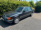 Mercedes-Benz Mercedes W124 400E - Mercedes-Benz 400 aus 1993