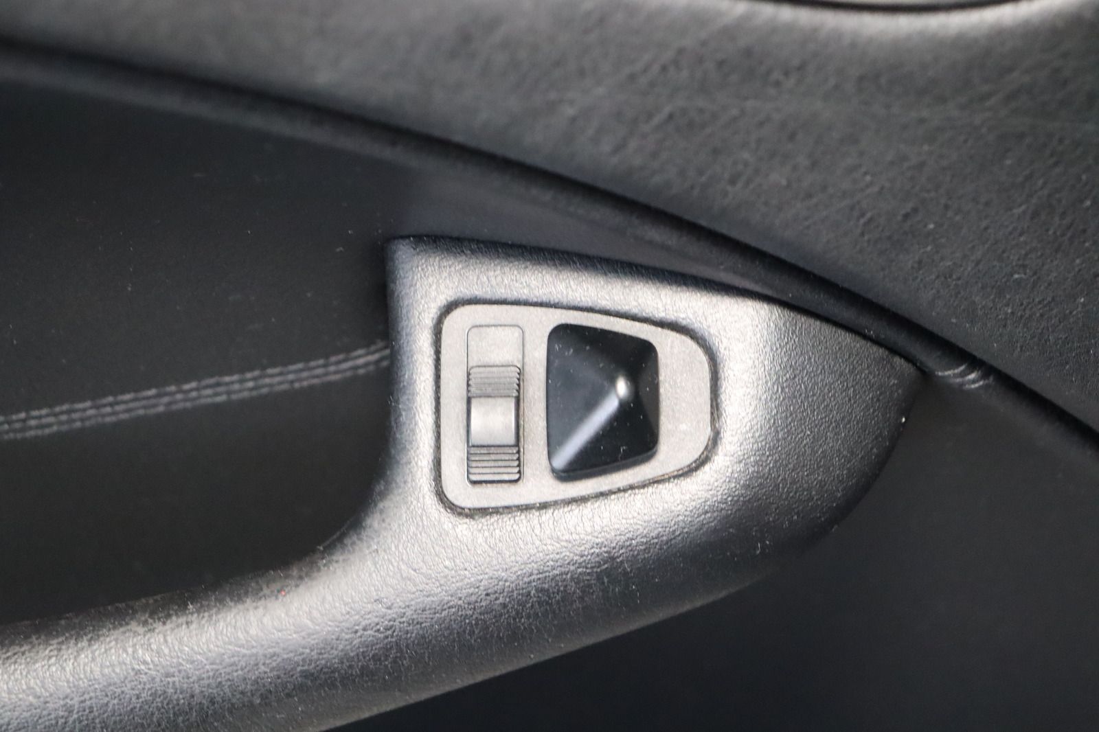 Fahrzeugabbildung BMW 320 i * Xenon * Leder * Sitzhzg. PDC