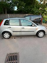 Ford Fiesta Automatik | TÜV bis 07/2028 | Unfallfrei
