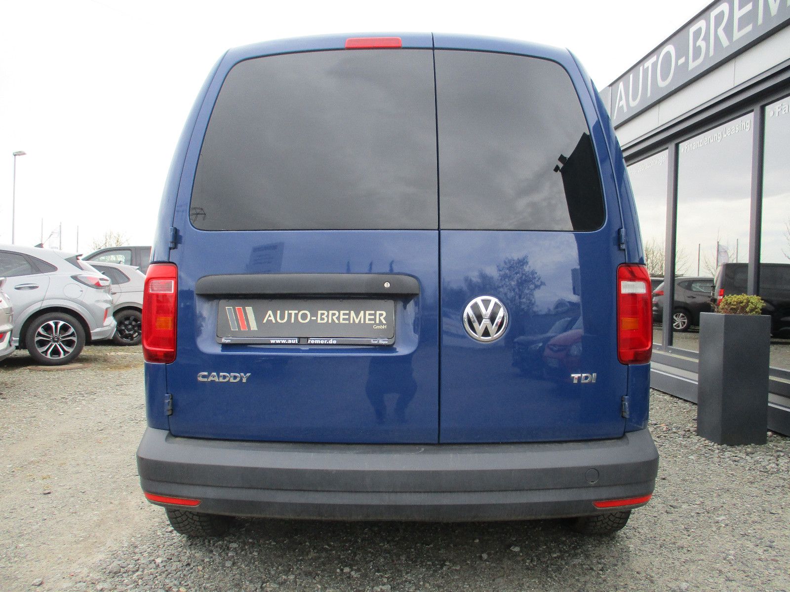 Fahrzeugabbildung Volkswagen Caddy Nfz 2.0 TDI  Motor neu !!!