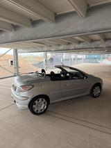 Peugeot 206cc - Peugeot 206 in Frankfurt (Main)