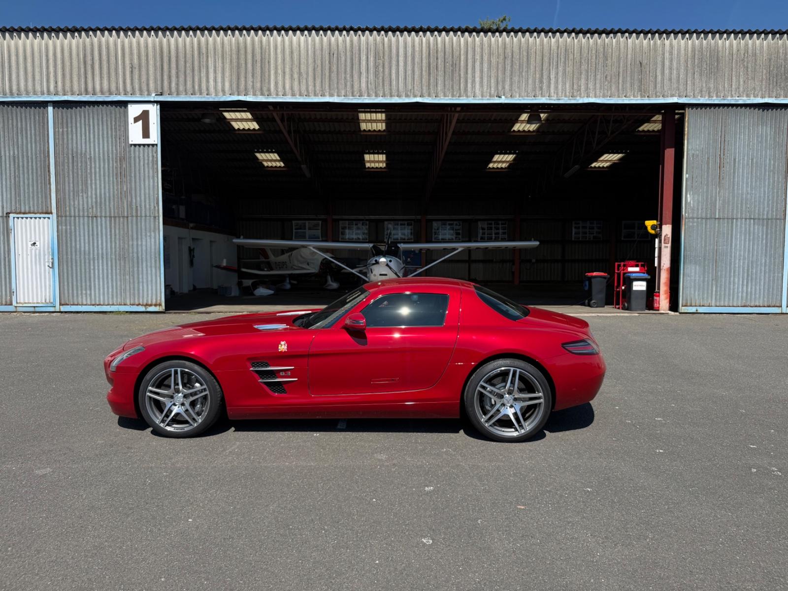 Mercedes-Benz SLS AMG