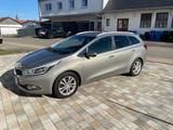 Kia cee'd Sportswagon 1.6 GDI SHZ Tempomat AHK - Kia cee'd Sportswagon aus 2013