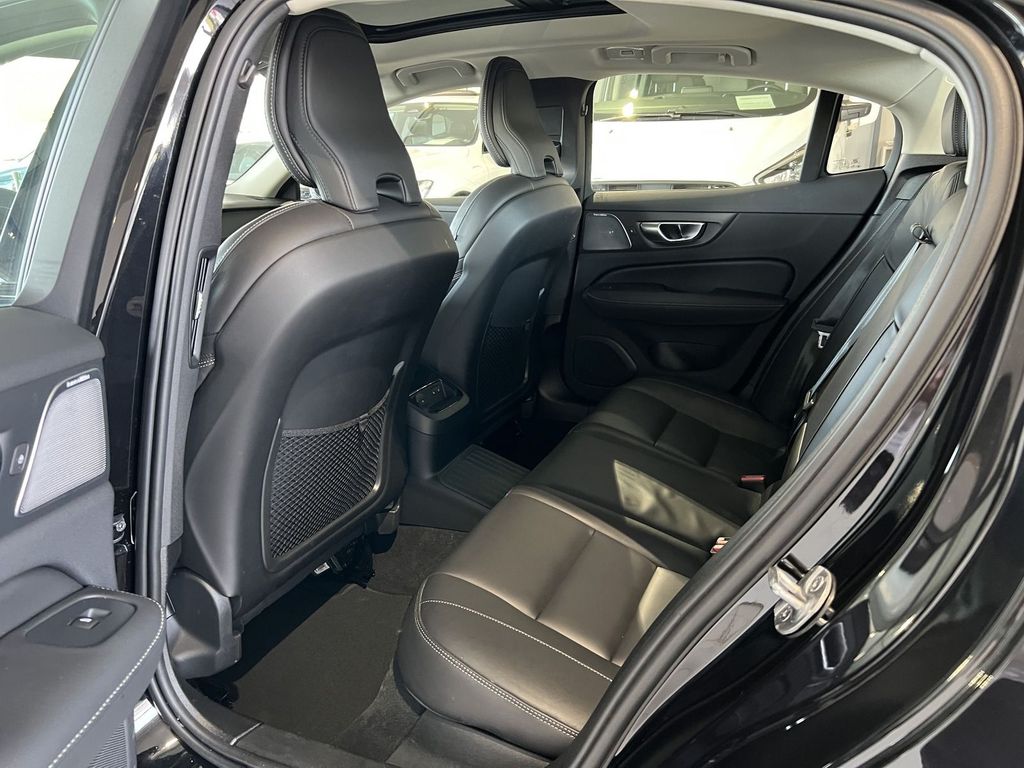 Volvo S60 T8 Ultimate Dark Recharge AWD B&W Massage