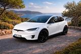 Tesla Performance Ludicrous 811hp - weiße Tesla Model X