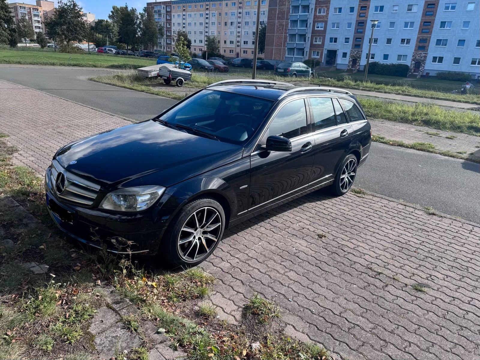 Mercedes-Benz C350 2009 — rear view