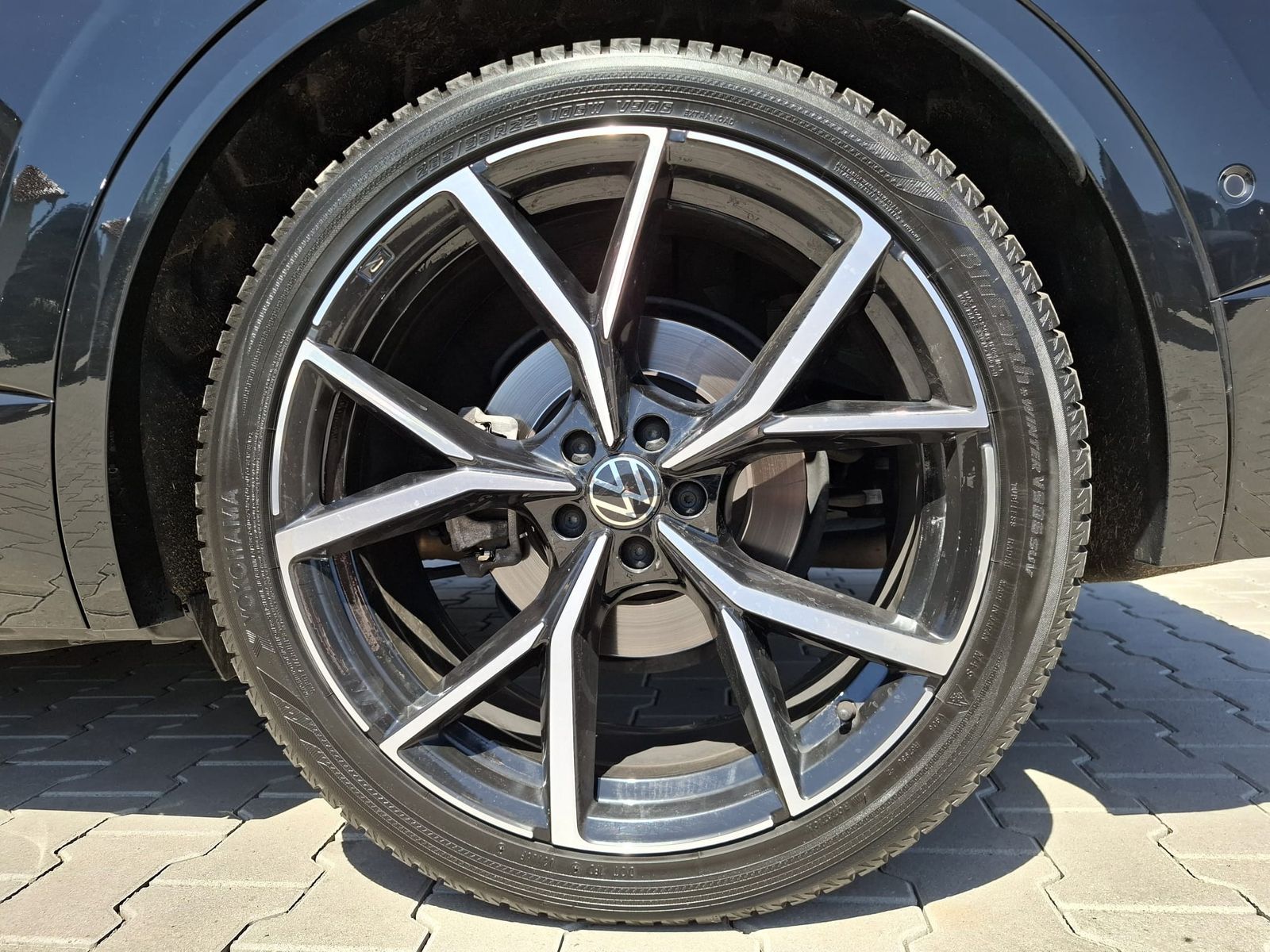 Fahrzeugabbildung Volkswagen Touareg 3.0TDI 4M R-Line VOLL Black 22" UPE 114T
