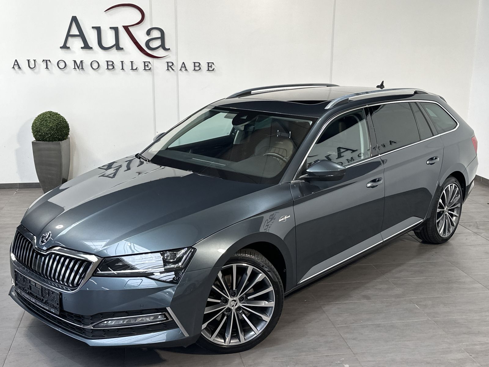 Fahrzeugabbildung SKODA Superb Combi 2.0 TDI 4x4 DSG L&K NAV+LED+PANO+VC