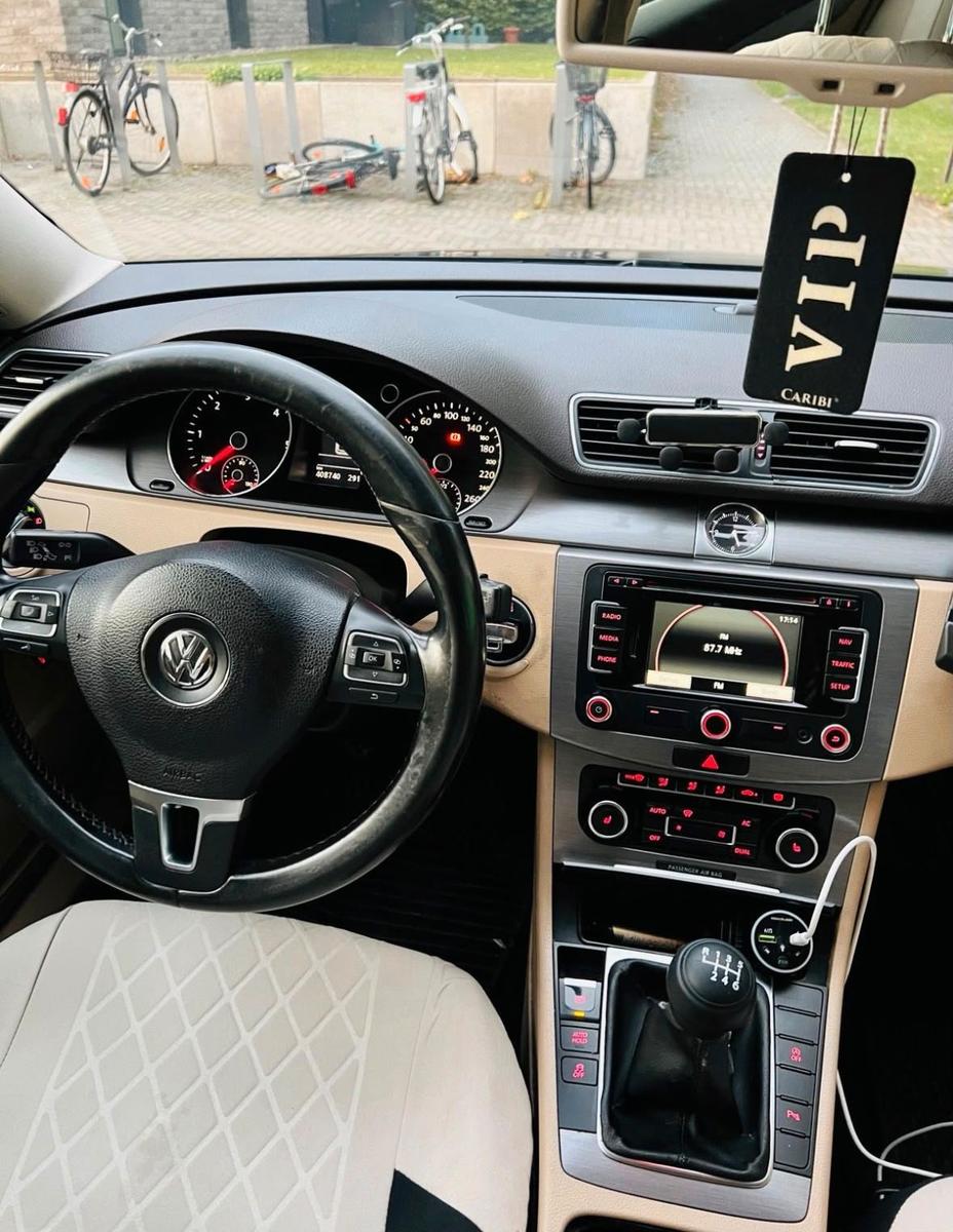 Volkswagen Passat 2012 — photo 8