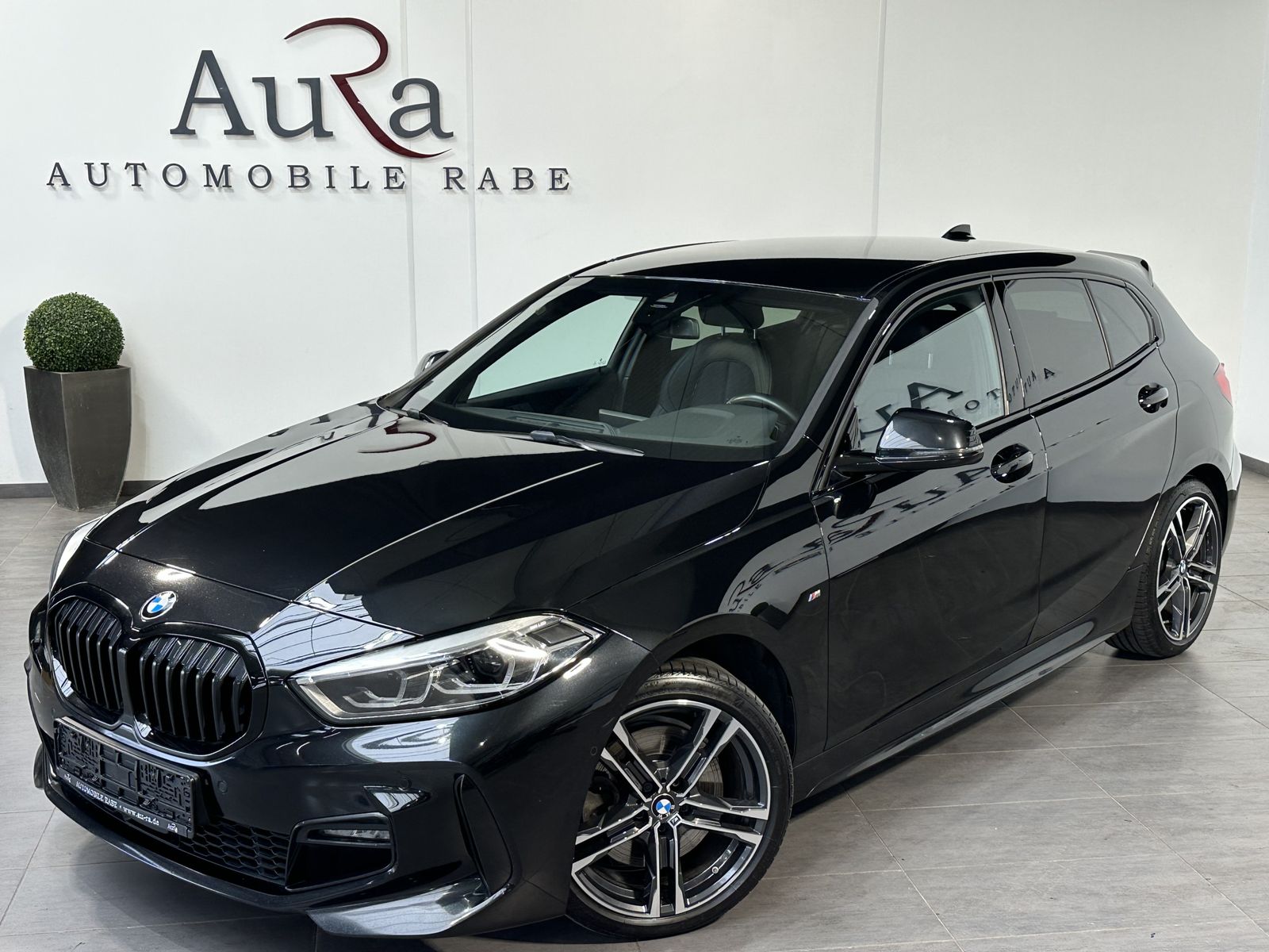 Fahrzeugabbildung BMW 120d xDrive M-Sport NAV+LED+KAMERA+HIFI+18ZO+PP