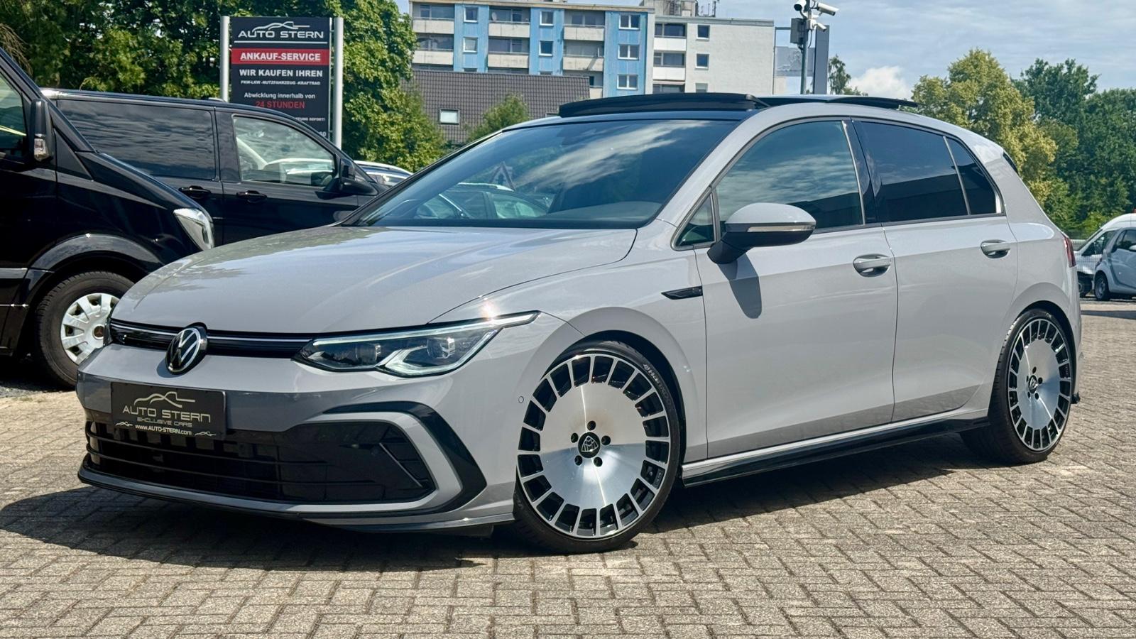 Volkswagen Golf VIII 2.0 TDI R-Line IQ.LIGHT PANO ACC RCAM