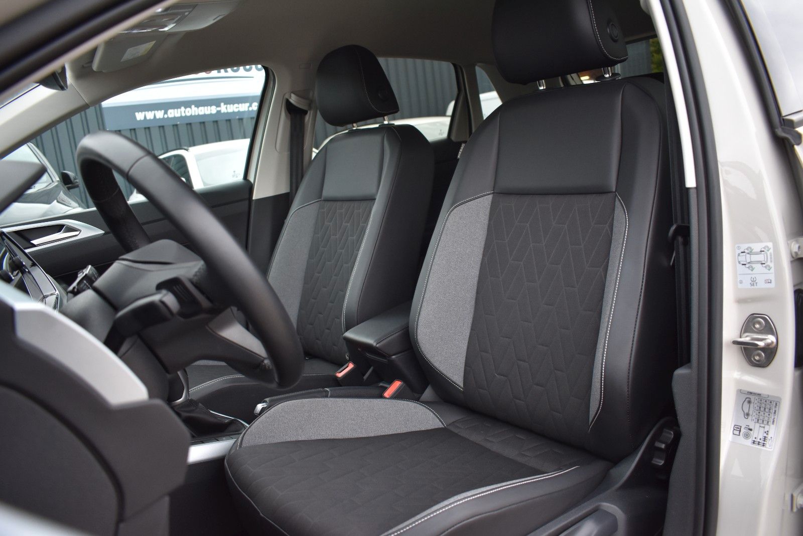 Fahrzeugabbildung Volkswagen Polo VI Goal LED/ACC//Klima/SHZ/SPEED INFO