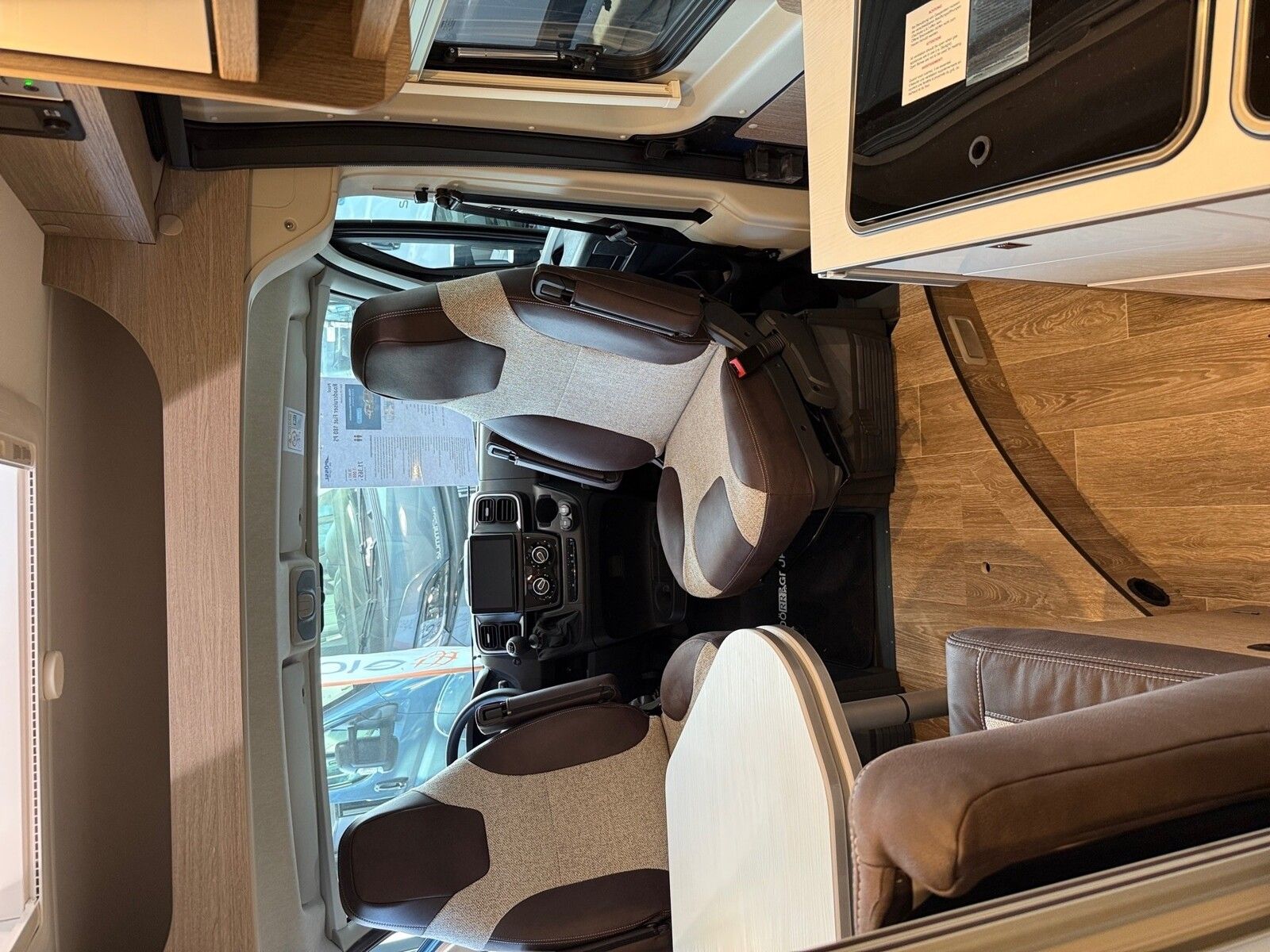 Fahrzeugabbildung Pössl Roadcruiser Fiat 180 PS 7000 EUR geschenkt