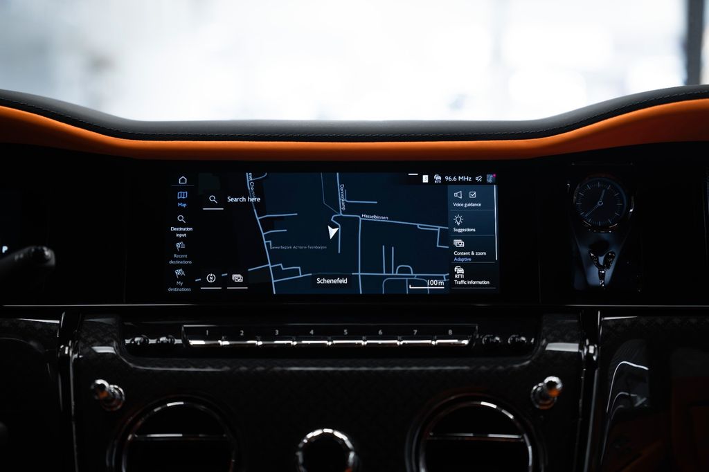 Cullinan BLACK BADGE 2026 MANSORY BLACK/ORANGE - Bild 21