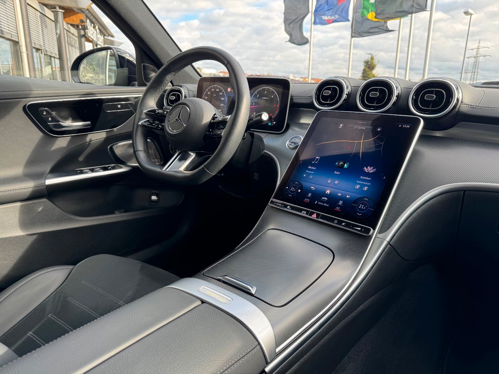 Fahrzeugabbildung Mercedes-Benz C 300d AMG+Burmester+Distr+Digital+360+