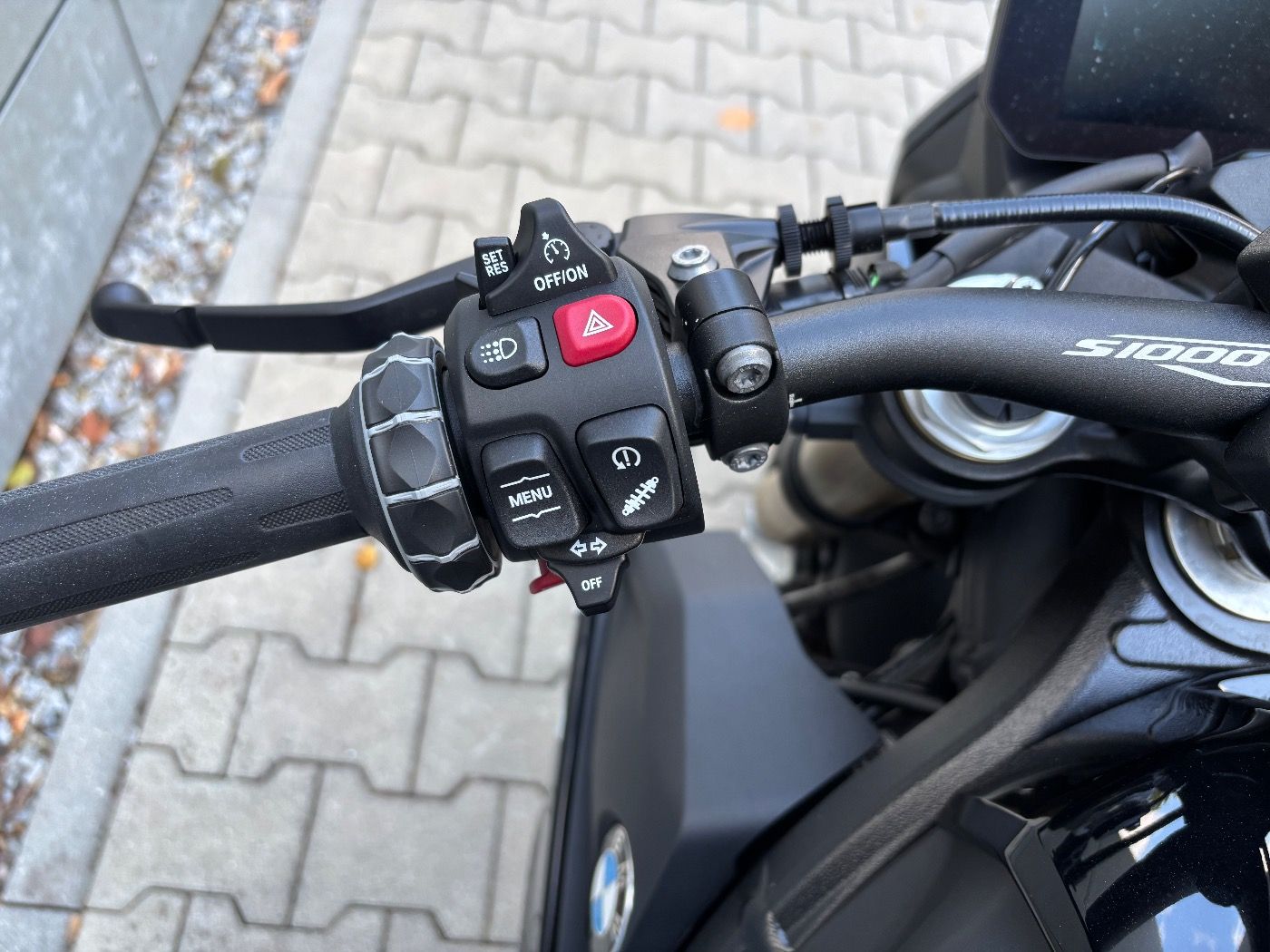 Fahrzeugabbildung BMW S 1000 R Komfortpaket, Dynamikpaket Lenkerendspi