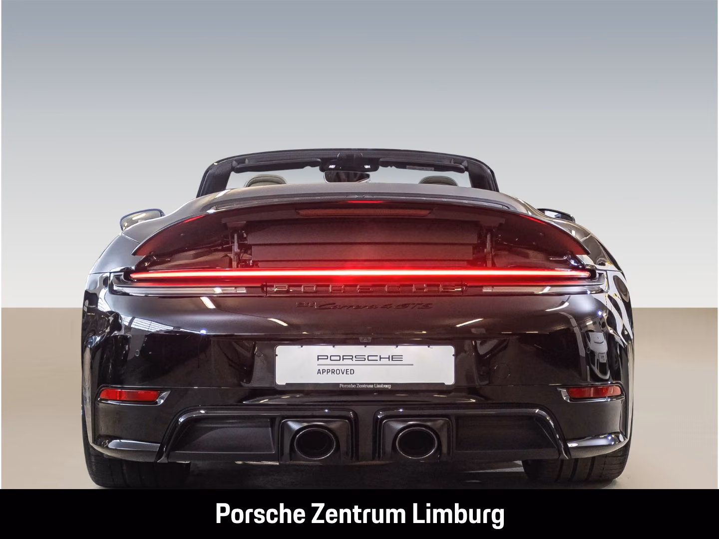 PORSCHE 992 911 CARRERA 4 GTS CABRIOLET