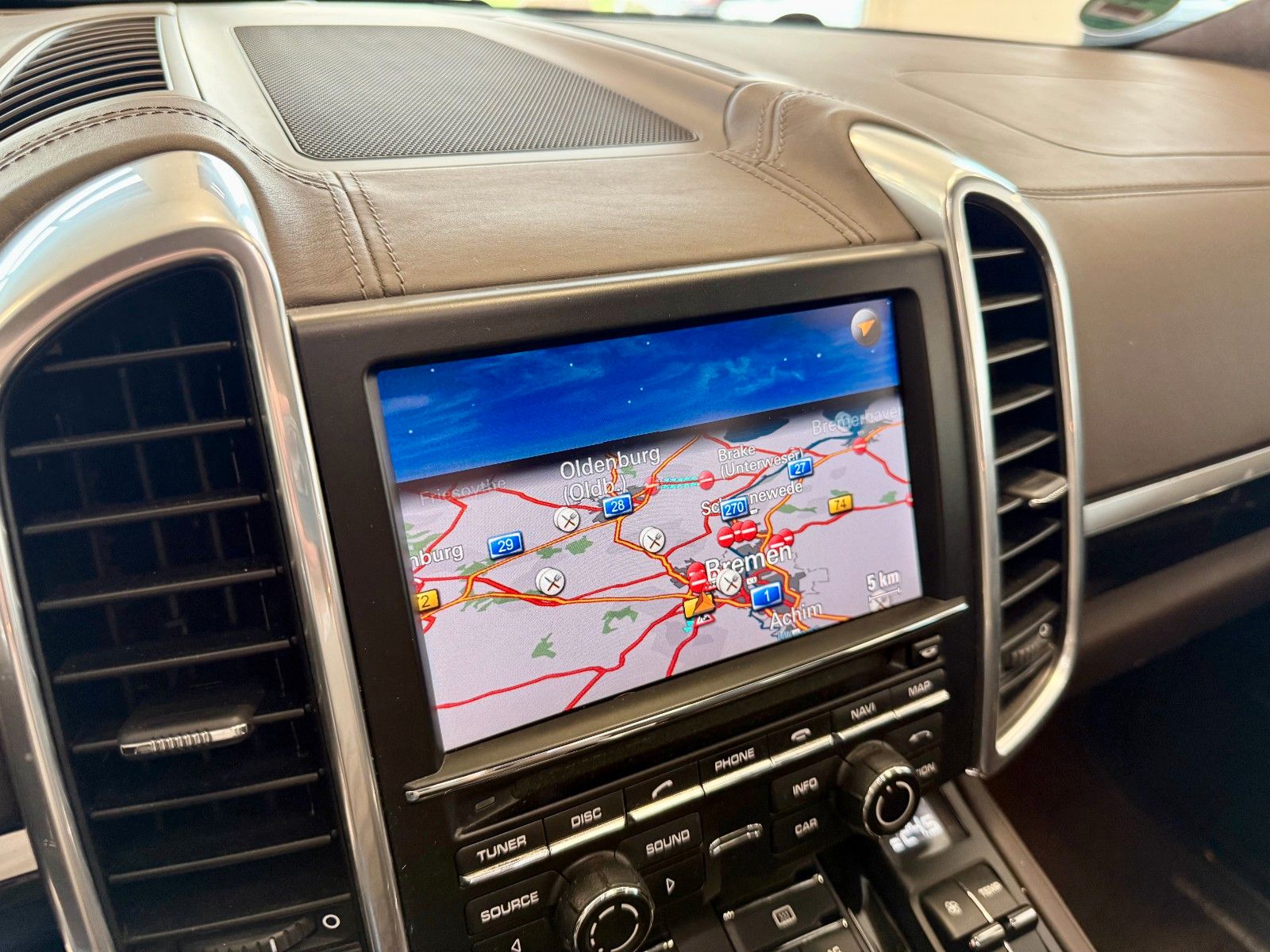 Fahrzeugabbildung Porsche Cayenne Turbo Luftfederung/ Panorama/AHK/21Zoll