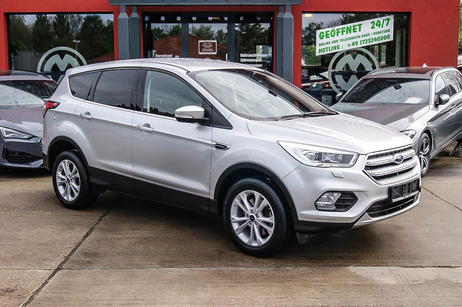 Fahrzeugabbildung Ford Kuga 1.5 Aut Titanium XENON NAVIGATION PDC 1HAND