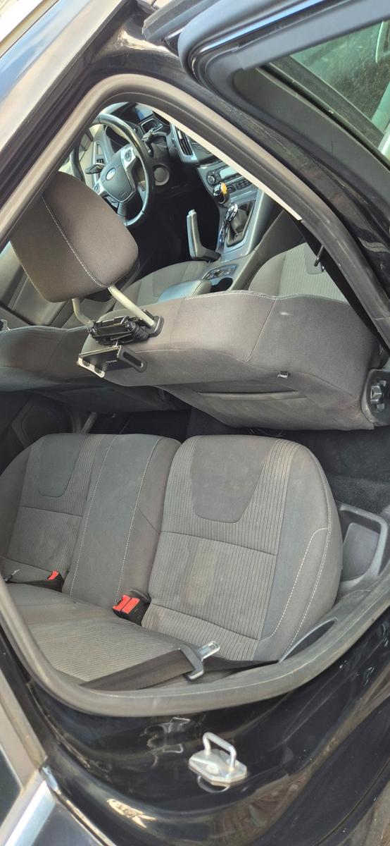 Ford Focus 2014 — photo 10