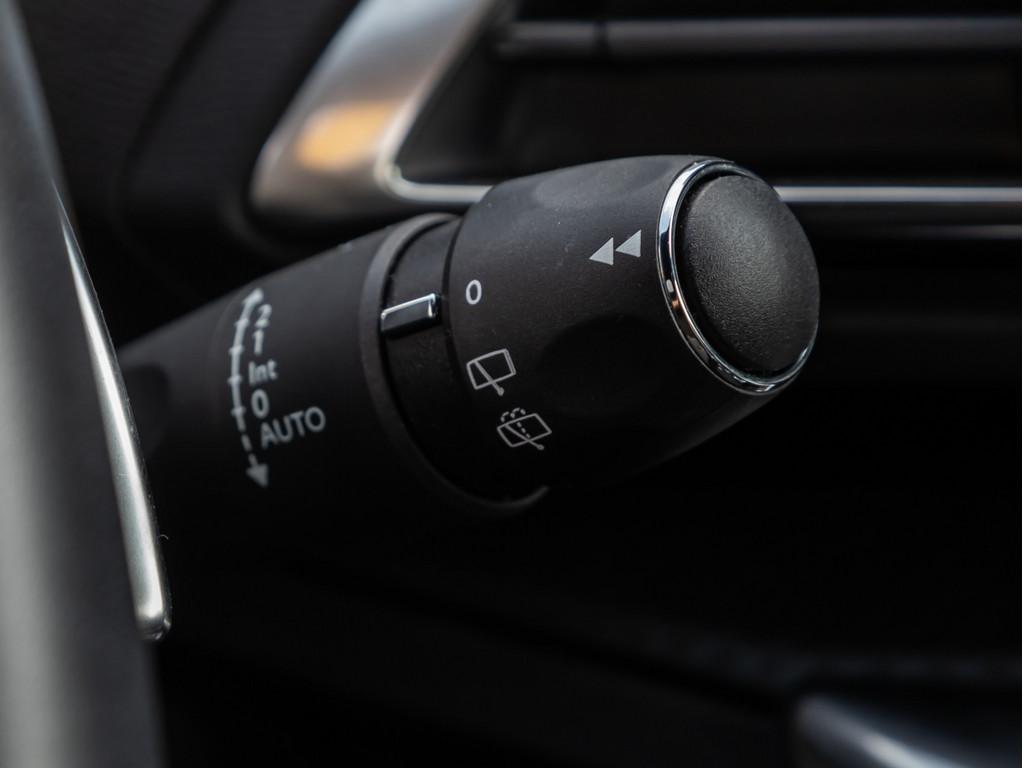 Peugeot 3008 Allure Pack HYBRID 136 e-DSC6 AHK ACC LED