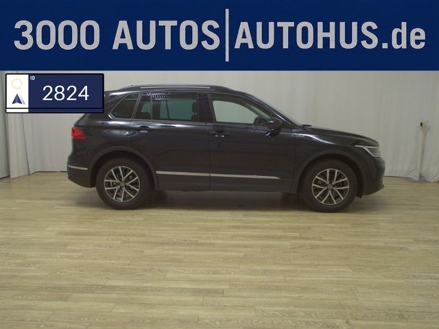 Volkswagen Tiguan - 1