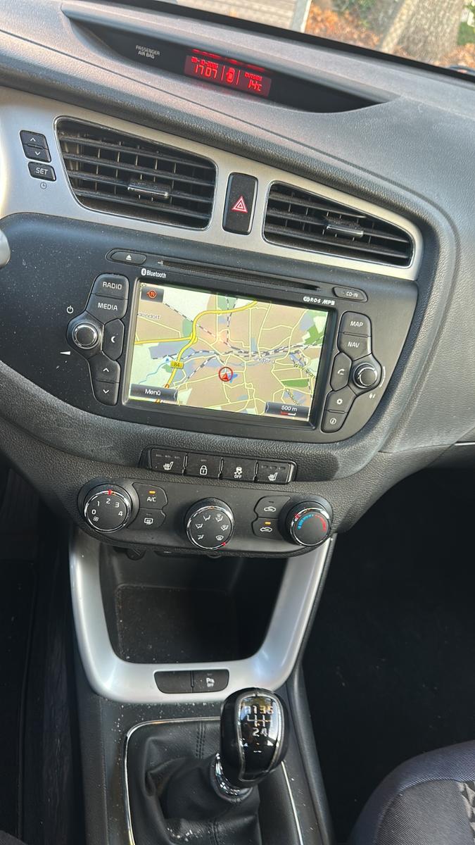 Kia cee'd 2012 — photo 11
