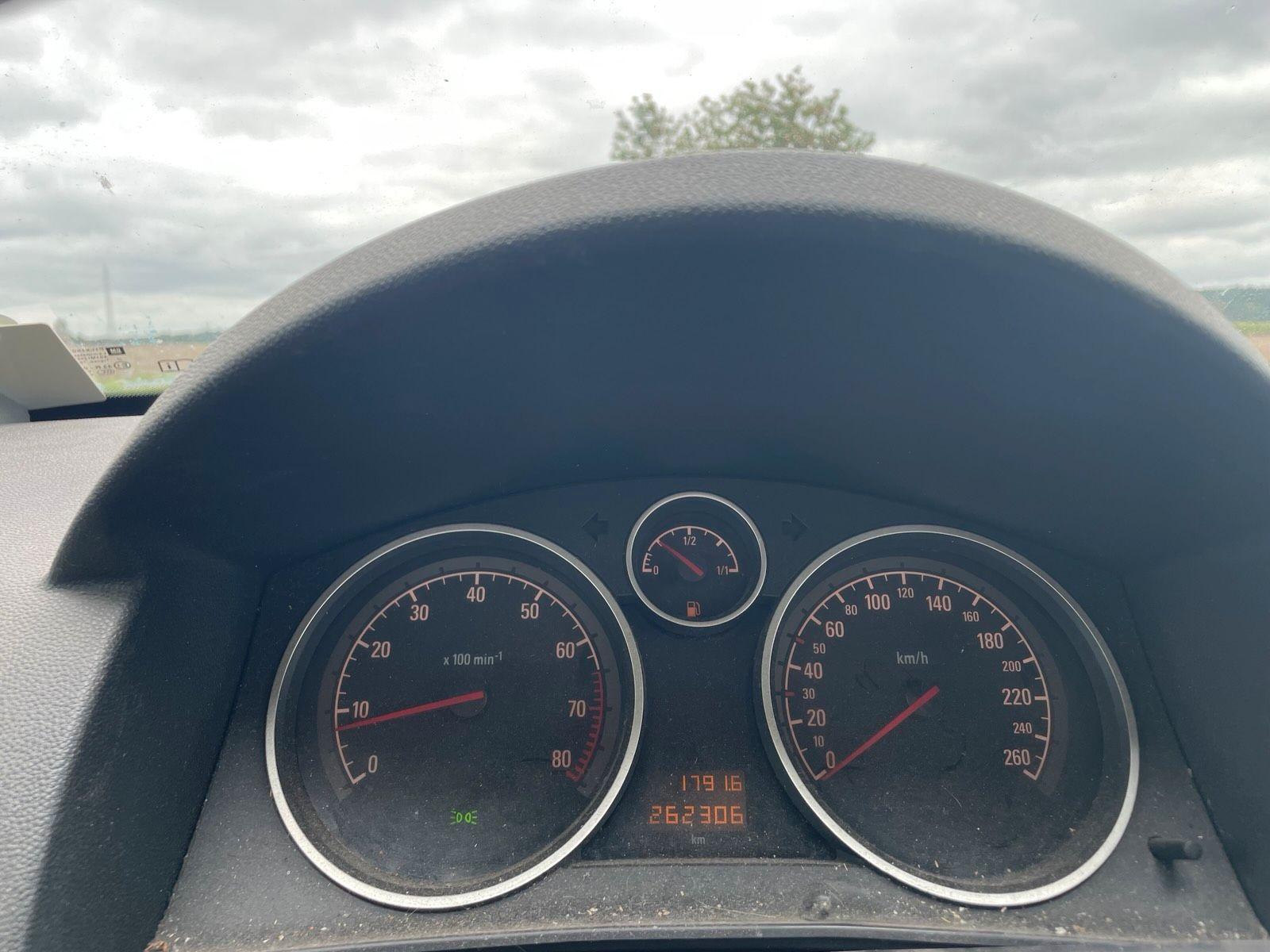 Opel Astra 2008 — photo 9