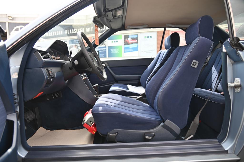 Mercedes-Benz CE 300