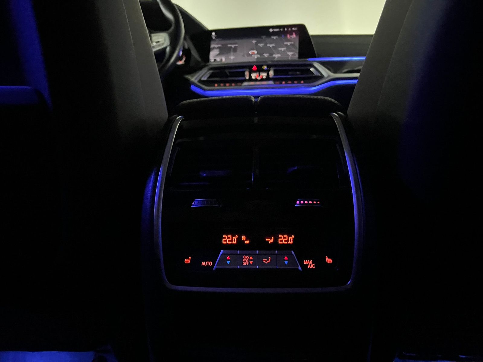 Fahrzeugabbildung BMW X7 xDrive 30d/AHK/B&W/SKYLOUNGE/MASSAGE/7-SITZER