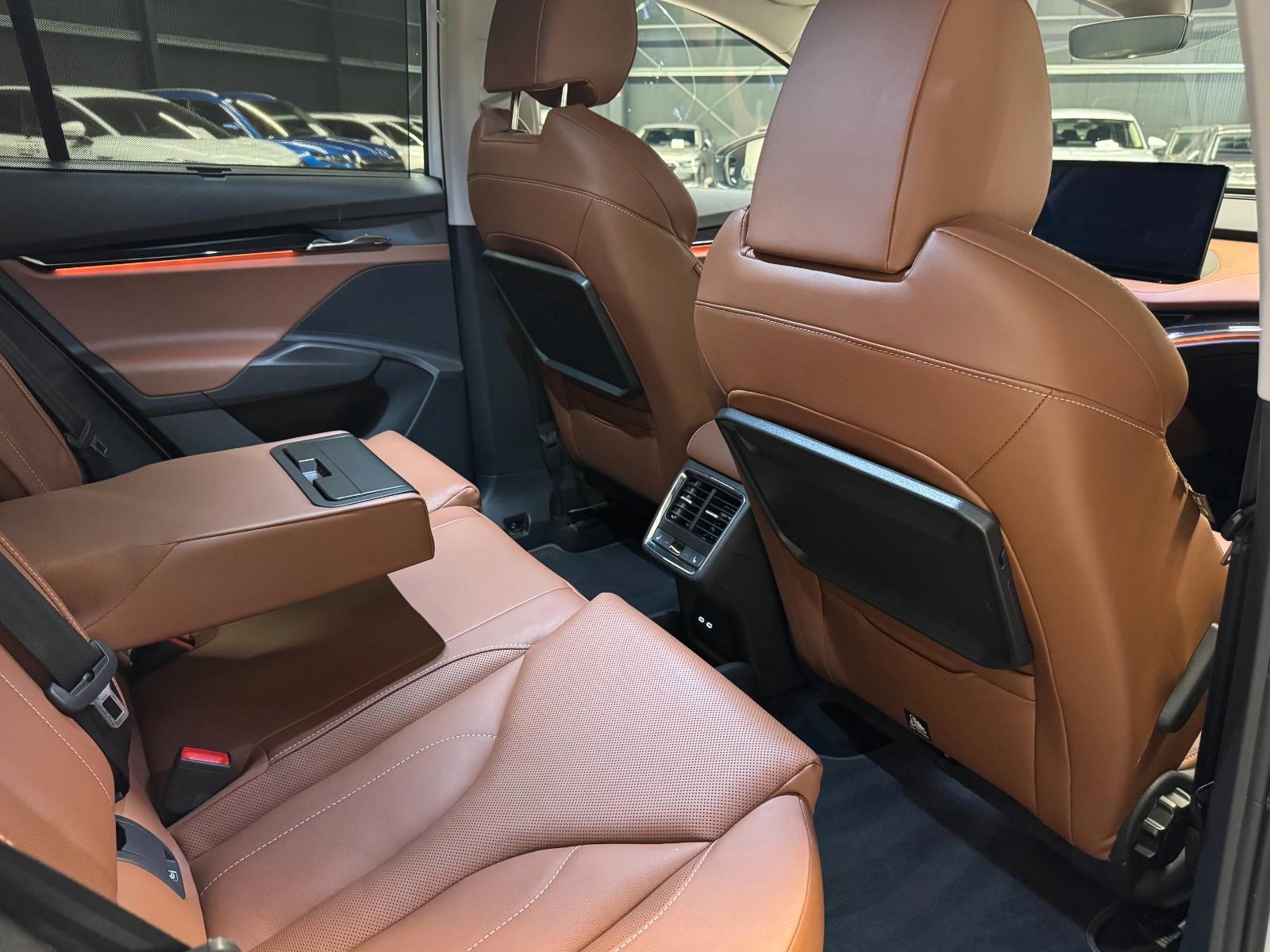 Skoda ENYAQ 80X ecoSUITE 195KW*HUD*AHK*360*MATRIX*WÄPU