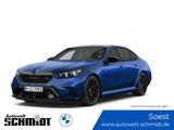 BMW M5 Plug-In Hybrid xDrive - blaue BMW M5