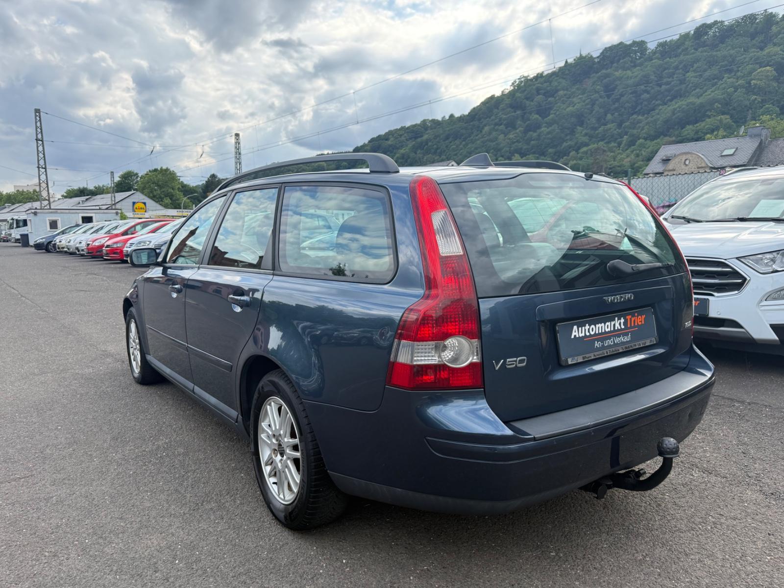 Volvo V50 2005 — interior