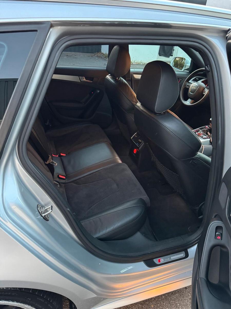 Audi A4 2010 — photo 10