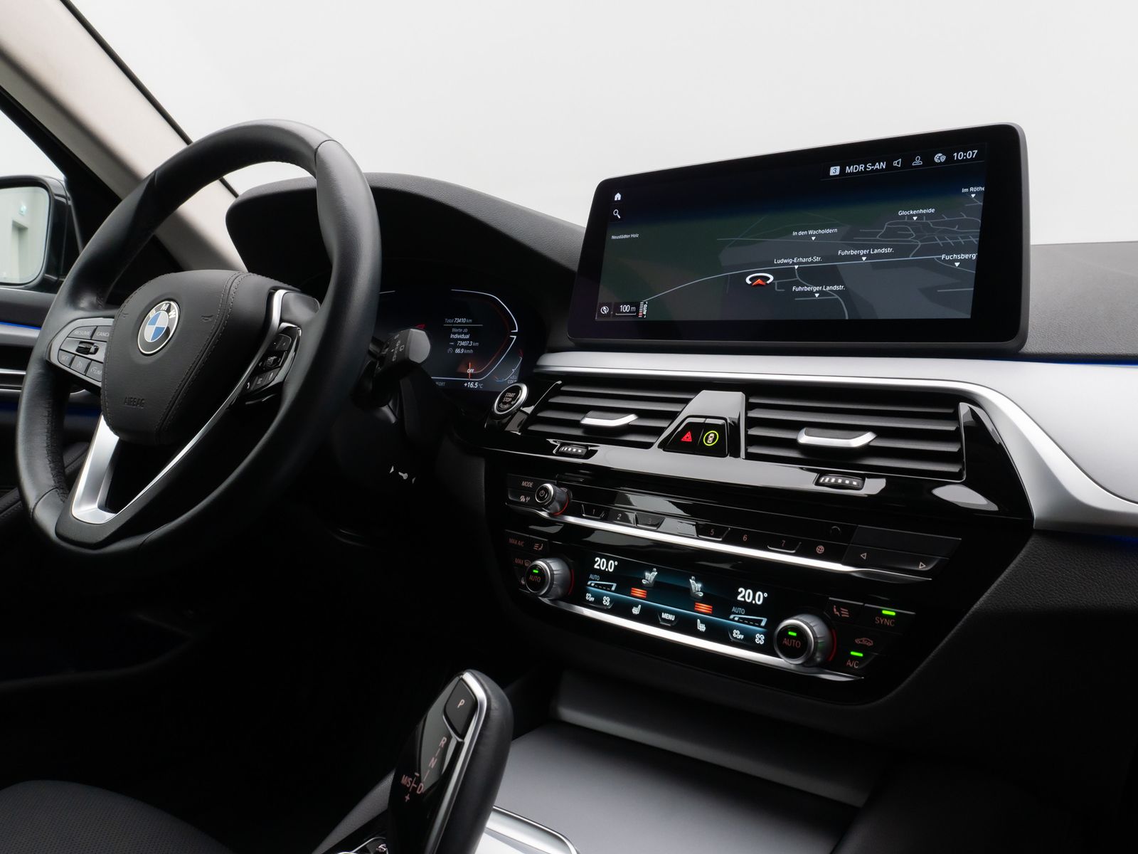 Fahrzeugabbildung BMW 530d xD Kamera HUD 4xKlima Komfort Alarm Sport
