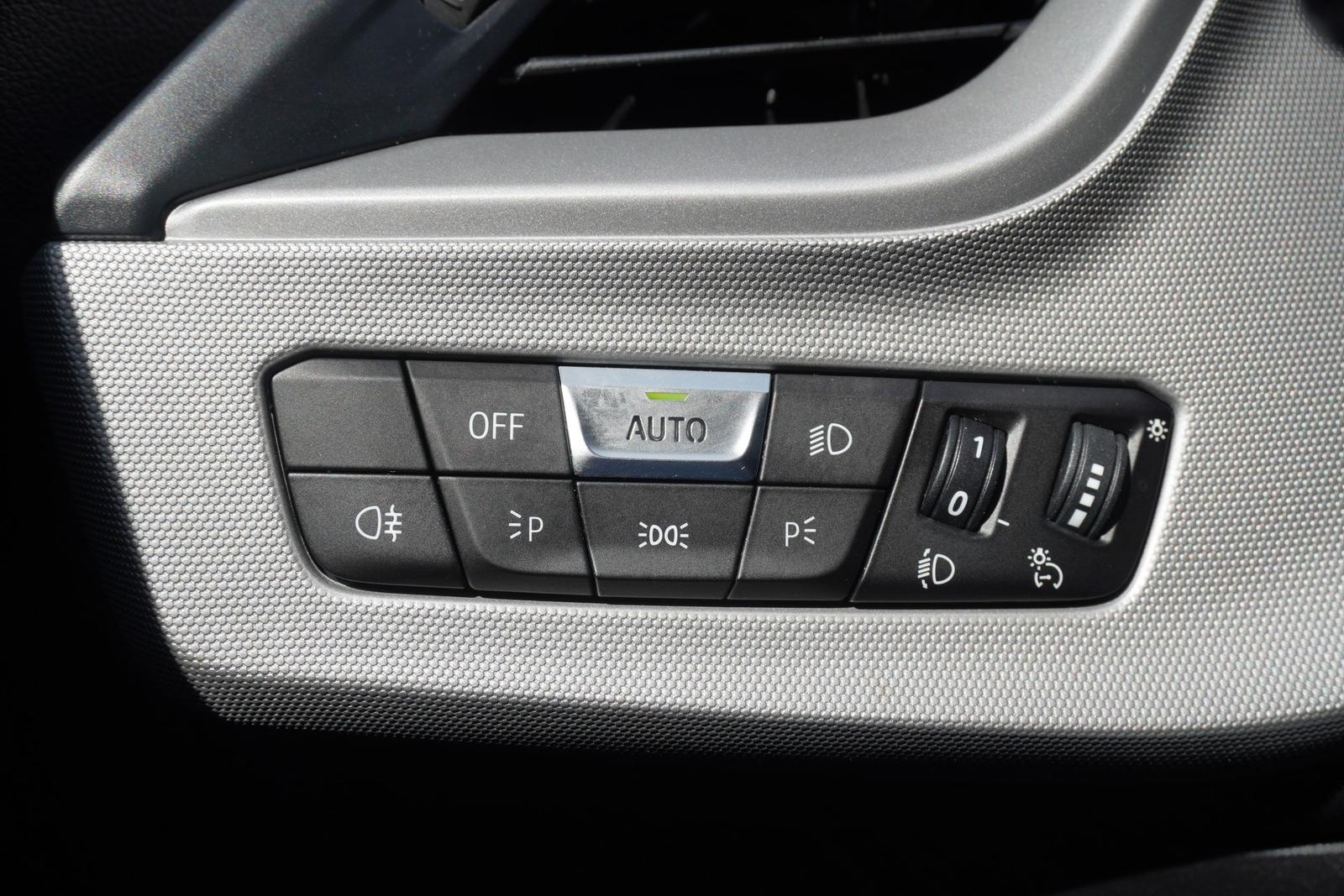 BMW 118 i Advantage LED Navi Sitzheizung Tempomat DAB, миниатюра 19